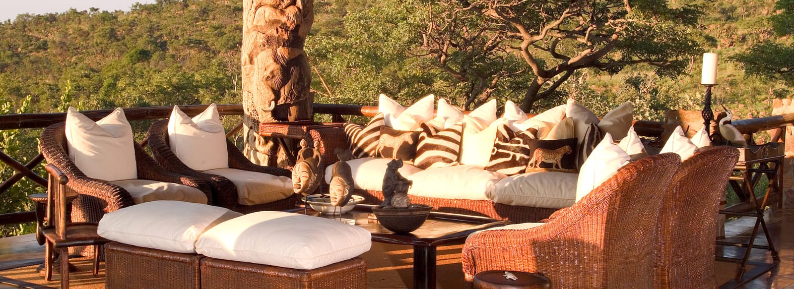 Izingwe Lodge — lodge exterior and grounds