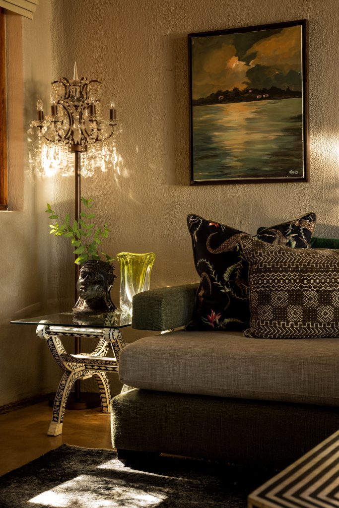 Molori Safari Lodge — suite and interior