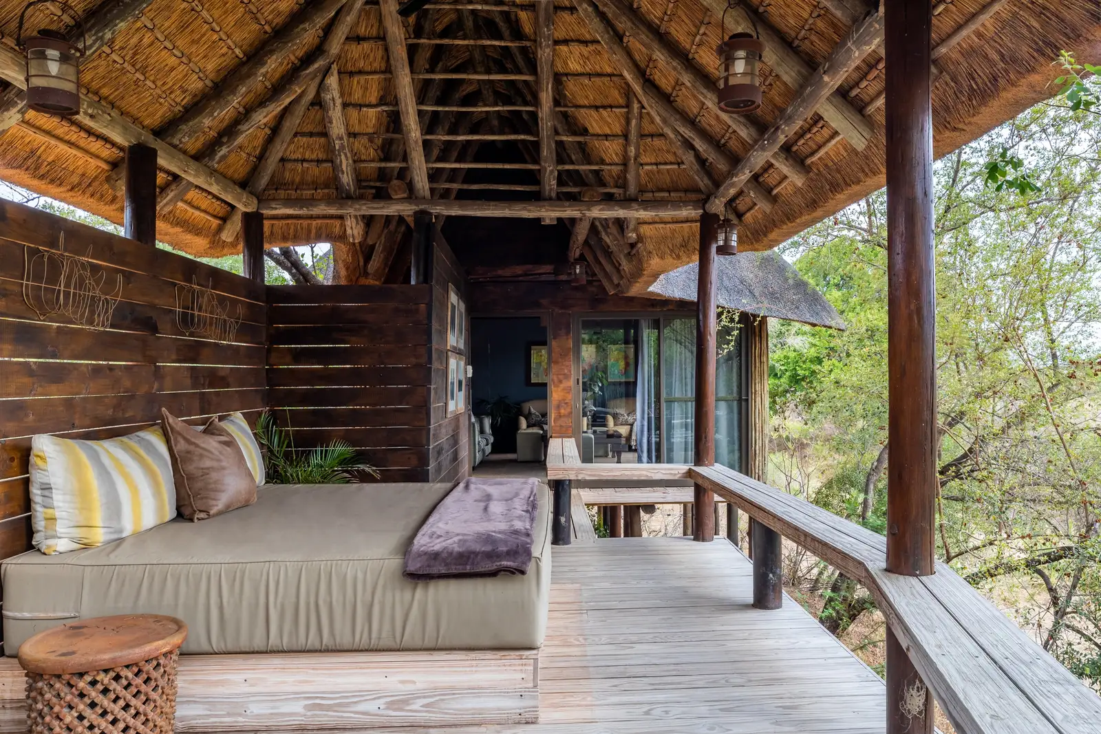 Simbambili Game Lodge — dining and hospitality